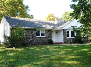 1069 Eagle Rd, Newtown, PA 18940
