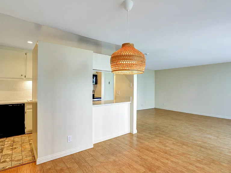 611 S Prospect Ave #102 — Photo 9