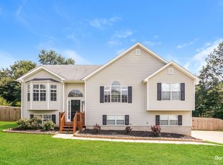 37 Ridgefield Dr, Douglasville, GA 30134