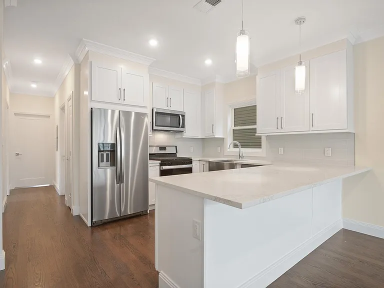 106 Patterson St — Photo 4