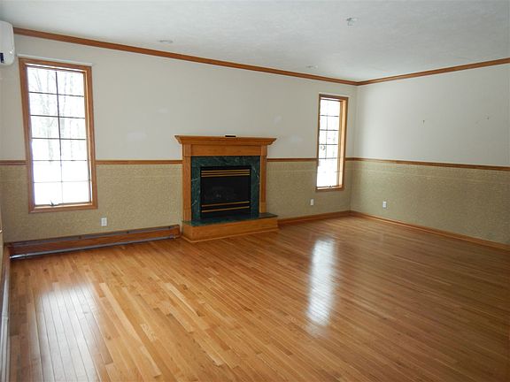 4th image of 6 Grand Ave