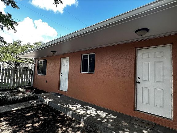 5th image of 566 NW 95th St #566
