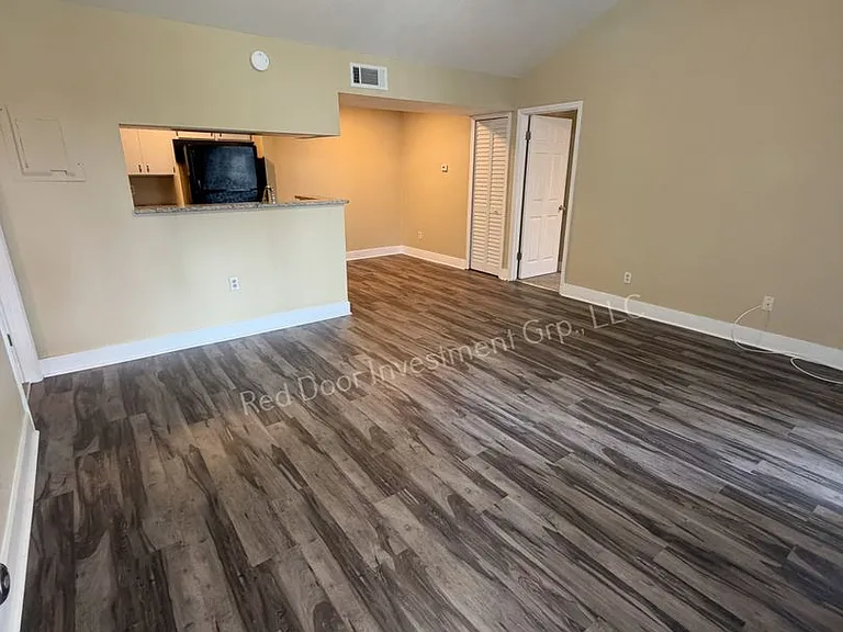 Walden Landing Apartments — Photo 27