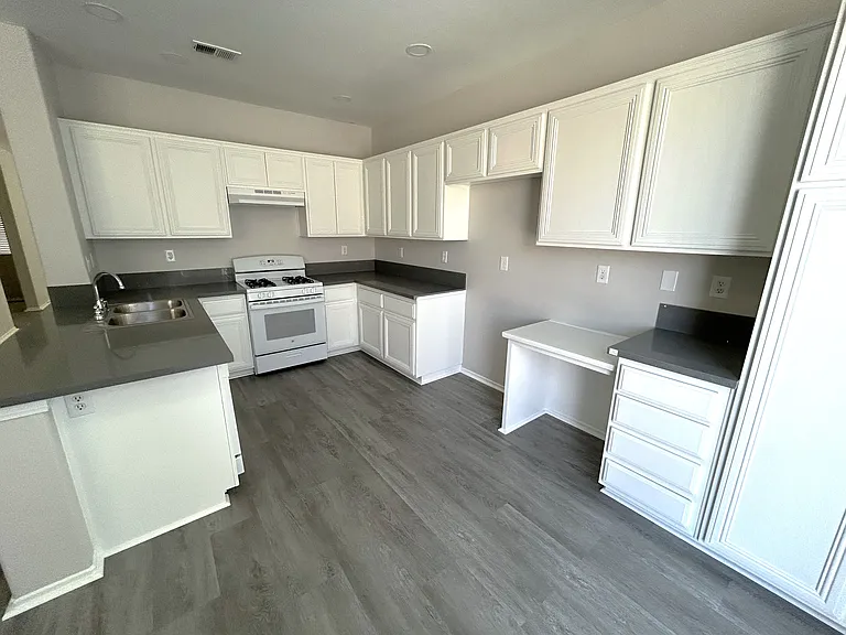 15558 War Arrow St — Photo 6