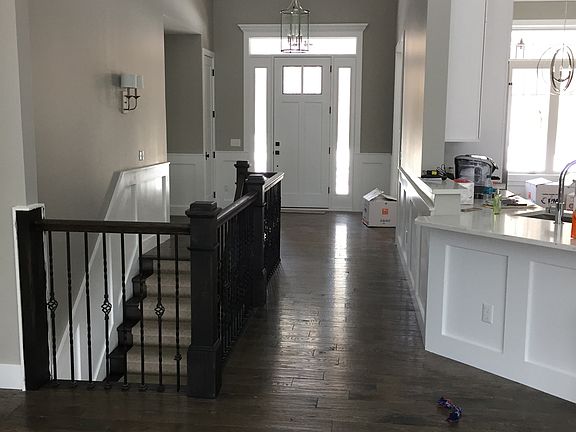 4th image of 748 Pinery Blvd