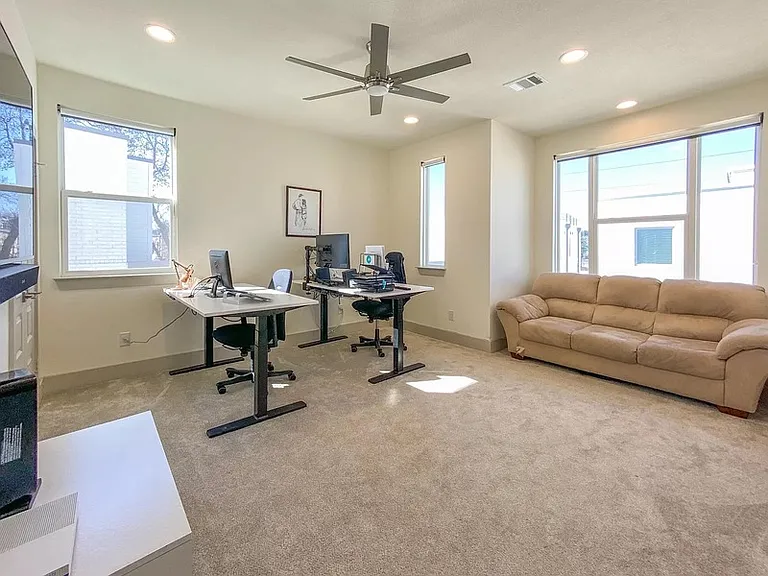 400 Wimberly St #1 — Photo 9