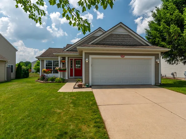 5675 E Grove Dr SE, Kentwood, MI 49512