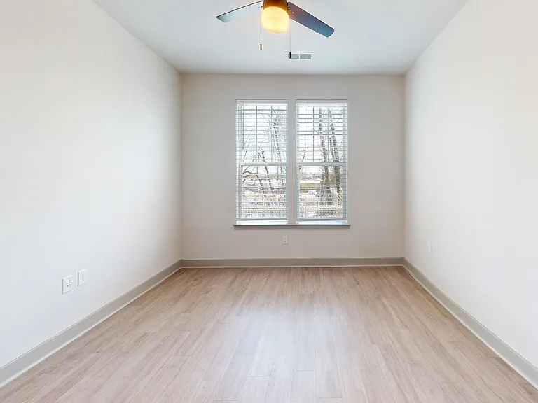 1274 at Towson — Photo 75