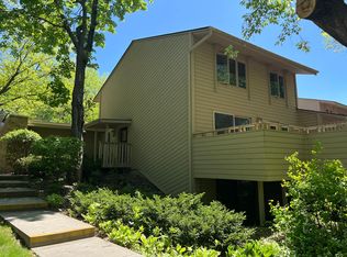 10221 Scarborough Rd, Bloomington, MN 55437