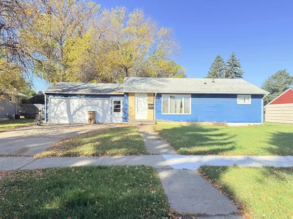 1828 5th St SW, Minot, ND 58701