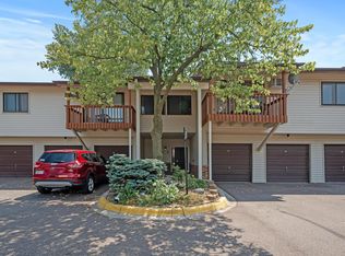 3919 Foss Rd APT 102, Saint Anthony, MN 55421
