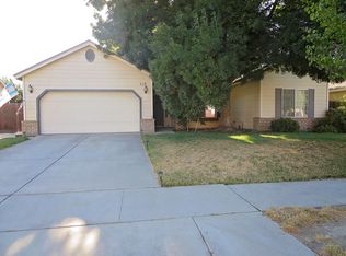 915 Birch Ave, Lemoore, CA 93245