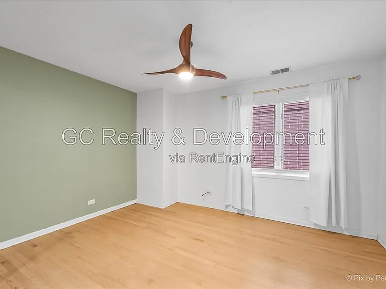 832 W Barry Ave #B — Photo 17