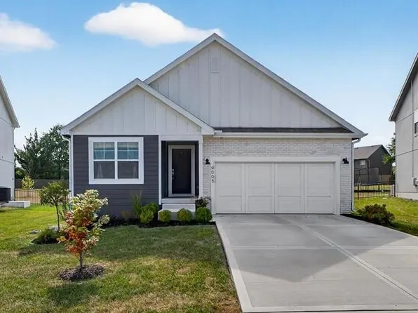 9005 SW 9th St, Blue Springs, MO 64064