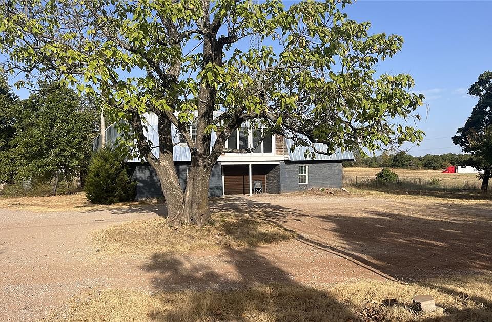 1st image of 205 Whispering Ln