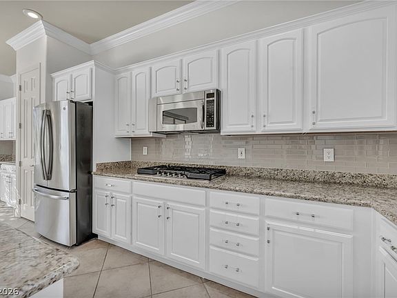 5th image of 37 Stonemark Dr