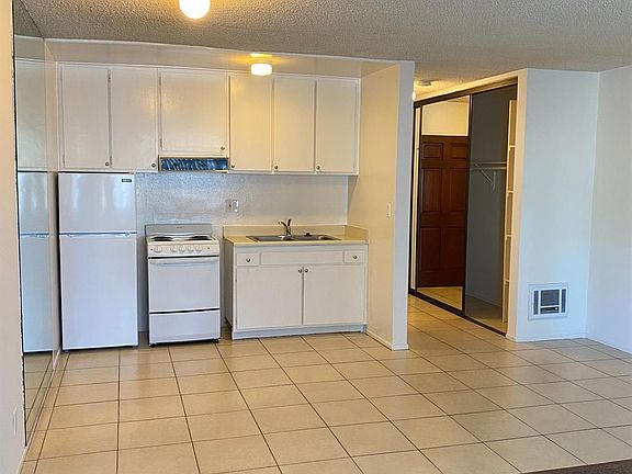 3rd image of 18307 Burbank Blvd Unit 110