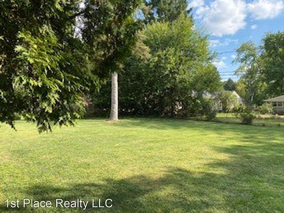 5th image of 279 Village Dr
