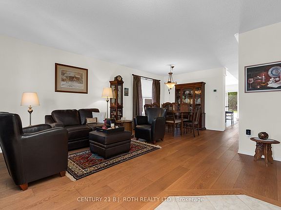 4th image of 303 Coxmill Rd