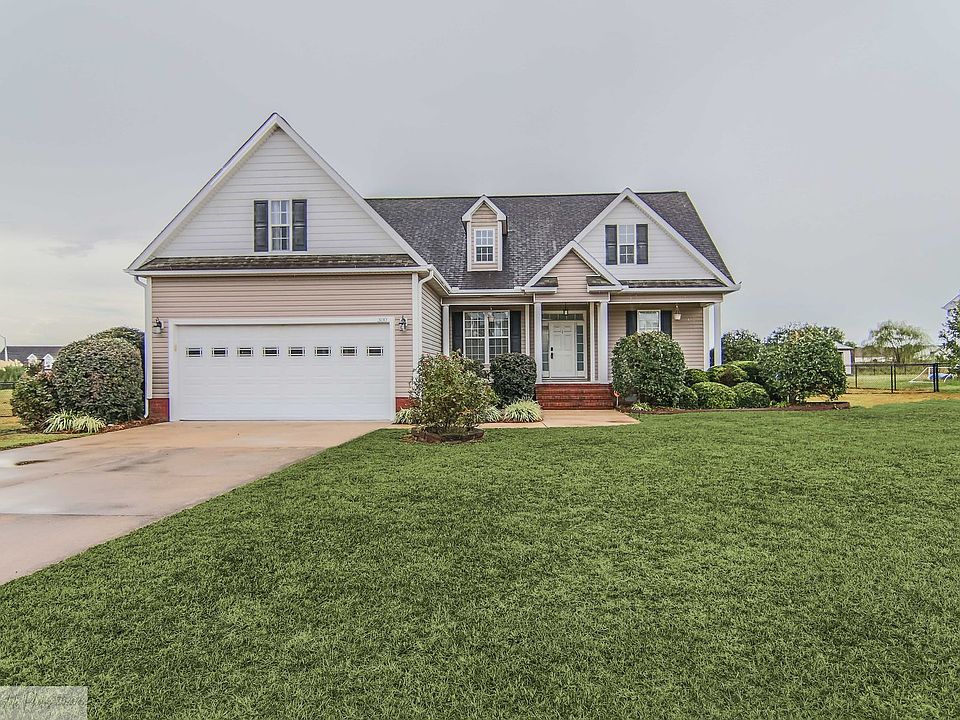 1st image of 300 Heron Dr