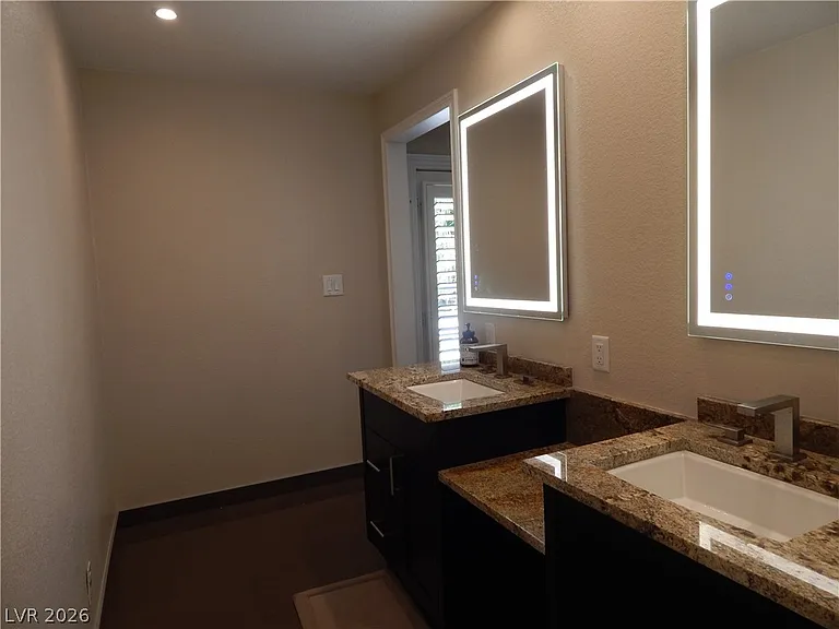 2712 W Oakey Blvd — Photo 13