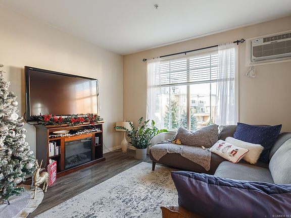 3rd image of 3733 Casorso Rd #213