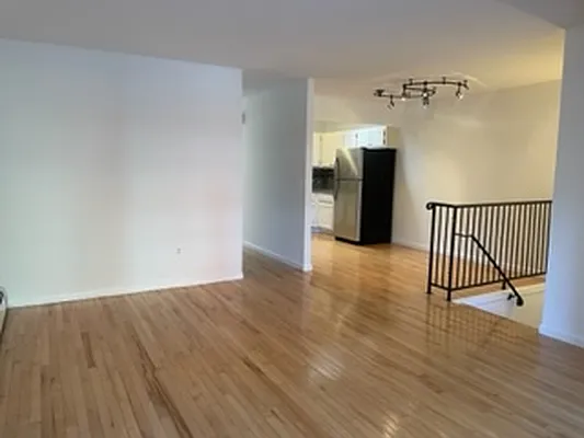 Rented by Kapital Real Estate | media 12