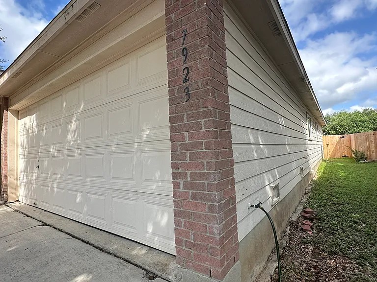 7923 Maple Leaf — Photo 23