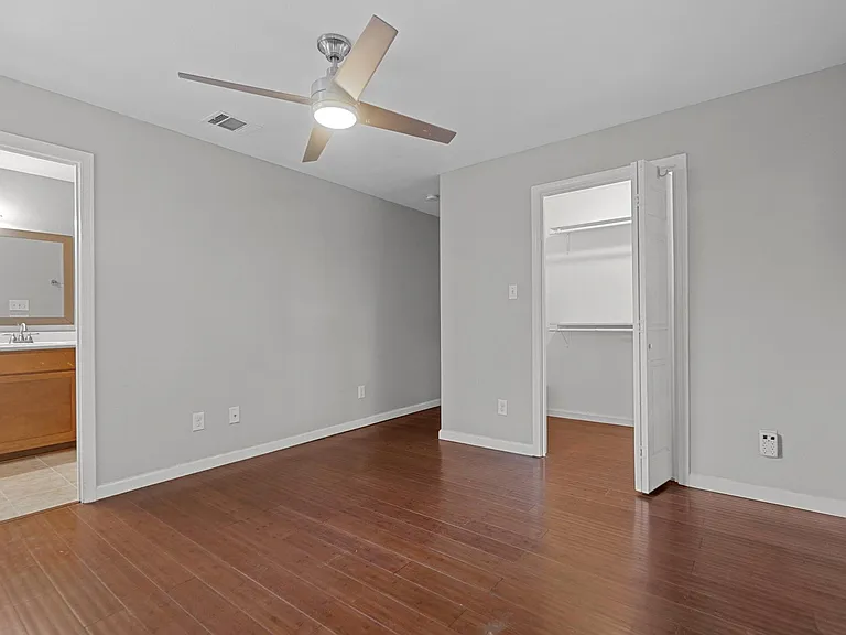 2321 E 5th St — Photo 12