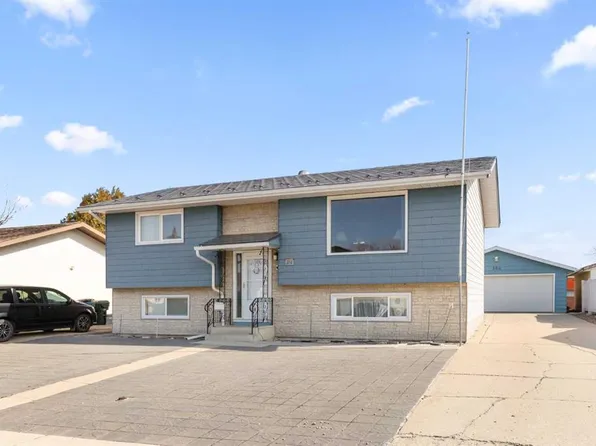504 SW Sissons Cres SE, Medicine Hat, AB T1B 2J9