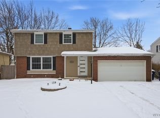 215 Fruitwood Ter, Williamsville, NY 14221