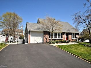 20 Conifer Rd, Levittown, PA 19057