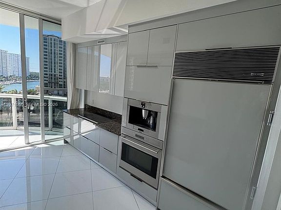 4th image of 15901 Collins Ave APT 505