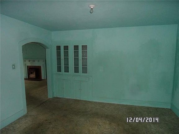3rd image of 201 Summitt St