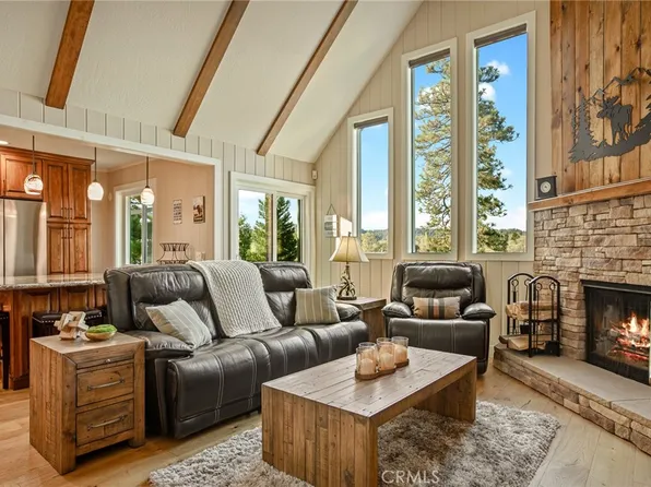 28195 Arbon Ln, Lake Arrowhead, CA 92352