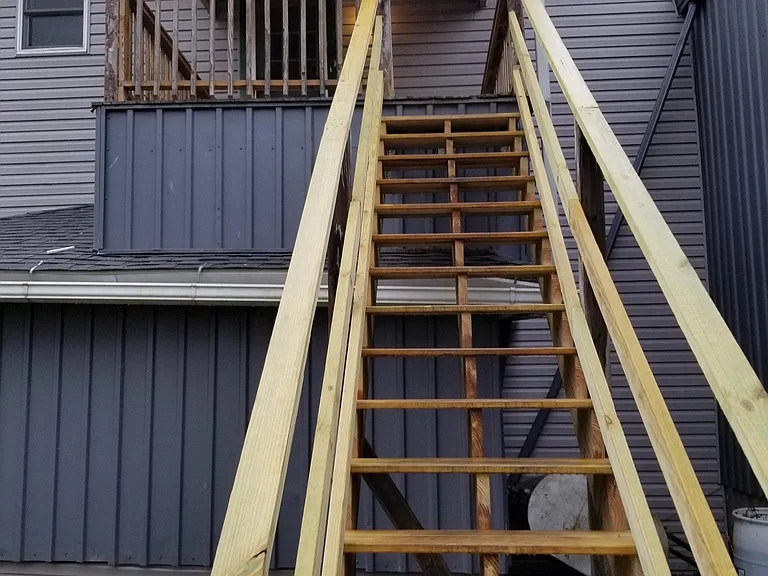 600 Walton St #UPSTAIRS — Photo 2