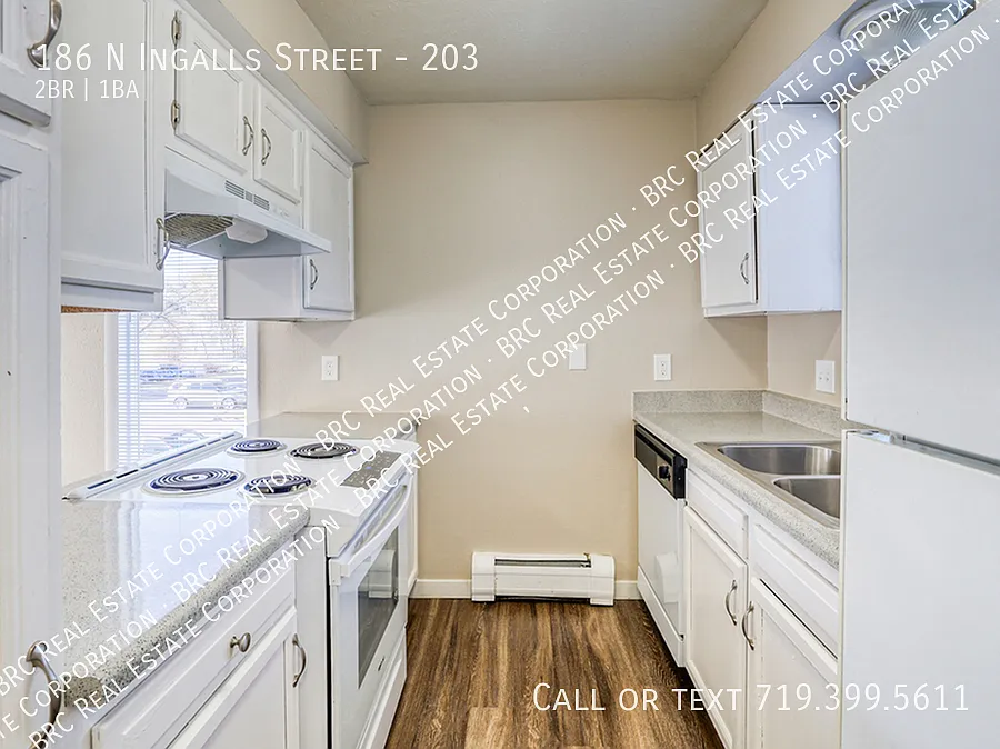 Elk Mountain Apartments, 2x1, 2 Bedroom — Photo 2