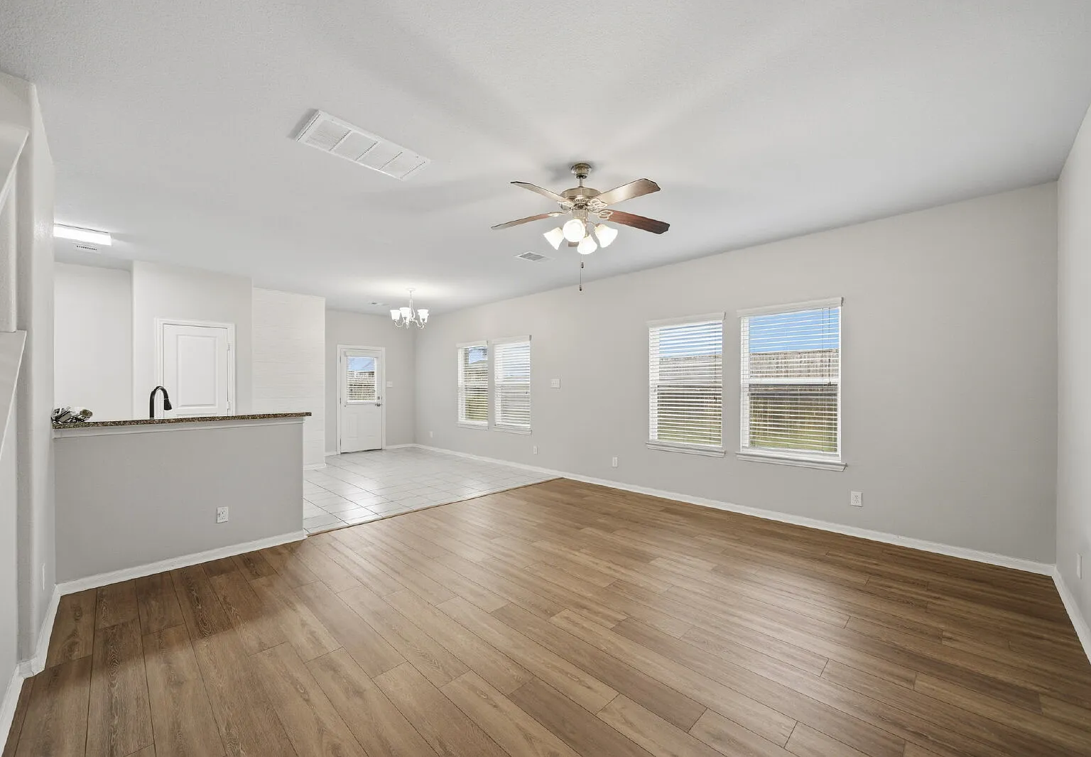 4 bed, 2.5 bath, 2251 sqft, $2,375 — Photo 2