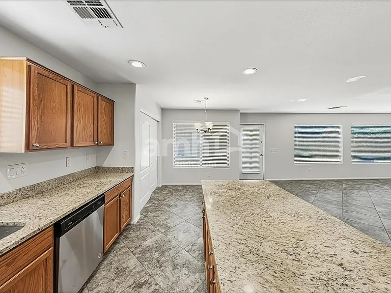 3910 E Hematite Ln — Photo 3