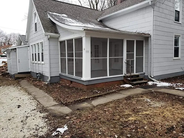 707 W Stoughton St #1/2 — Photo 5