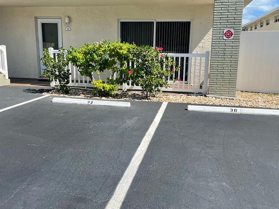 1st image of 199 Wakulla Ln APT 32
