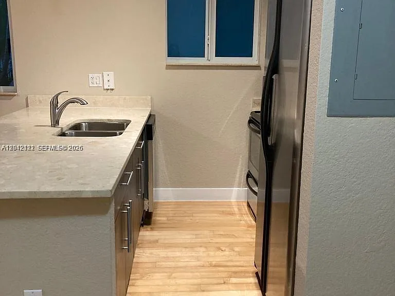 7171 Bay Dr #9 — Photo 3
