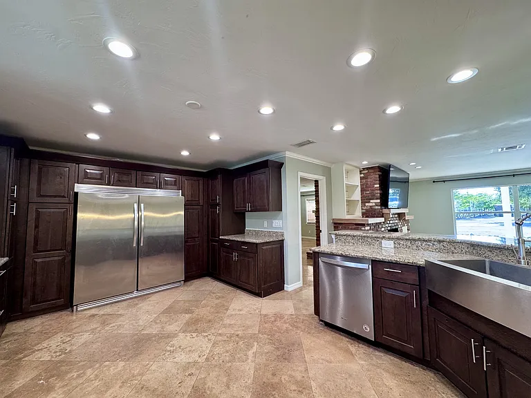 625 N Jackson Rd — Photo 9