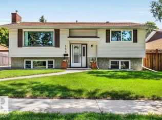 166 Larose Dr, Saint Albert, AB T8N 2G8