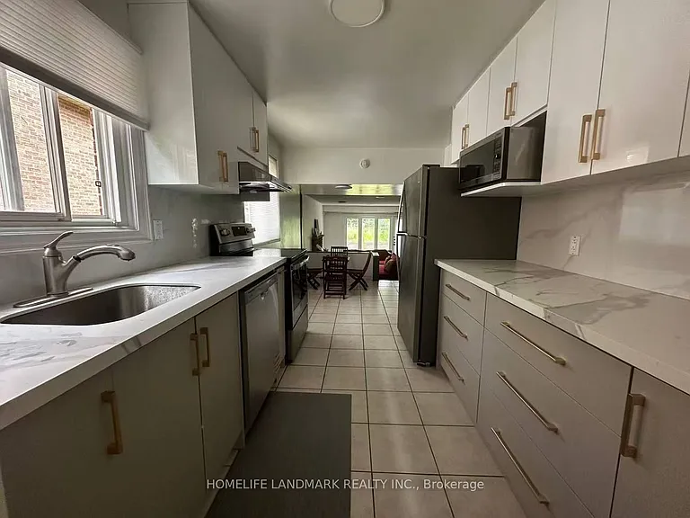 15 Harnworth Dr — Photo 6