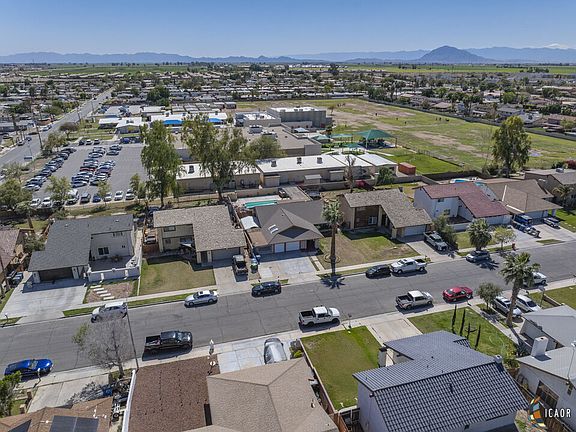 4th image of 1735 Desert Gardens Dr