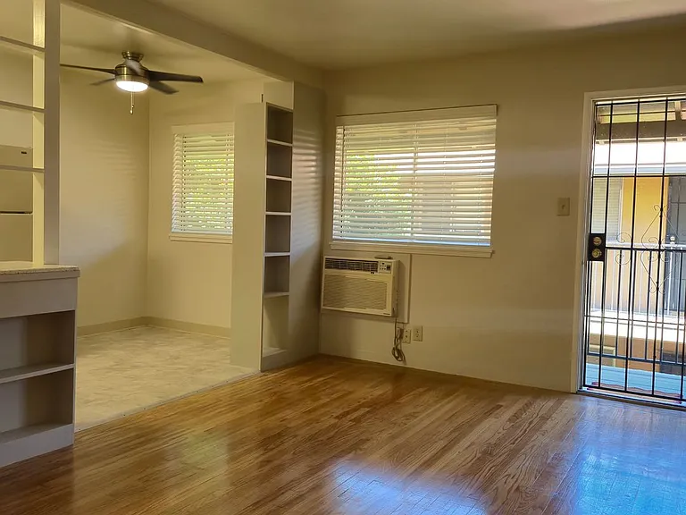 2508 L Street Classic Midtown Living — Photo 32