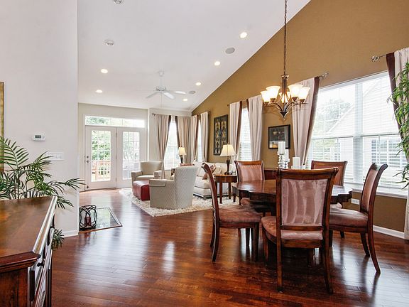 3rd image of 2071 John Paul Jones Ln #2071