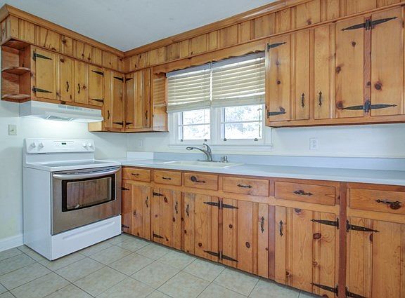 4th image of 219 Kirby Dr