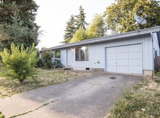 1130 E Chadwick Ave, Cottage Grove, OR 97424